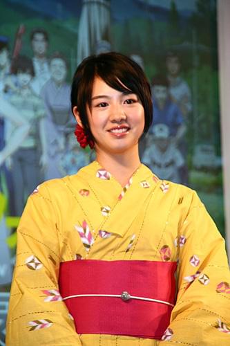 仲里依紗が「褒められたい」と意気込み。「サマーウォーズ」製作発表