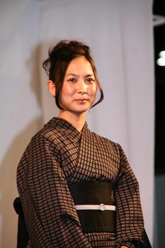 仲里依紗が「褒められたい」と意気込み。「サマーウォーズ」製作発表