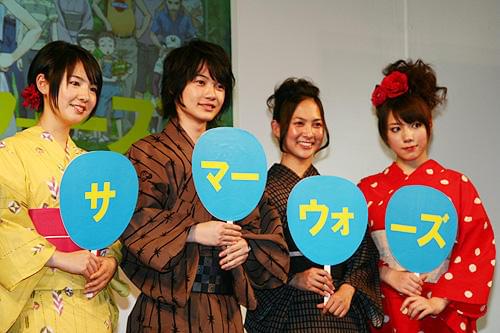 仲里依紗が「褒められたい」と意気込み。「サマーウォーズ」製作発表