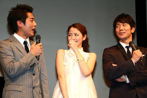 長澤まさみ、父役の佐々木蔵之介が「すごくダンディー」。「群青」完成