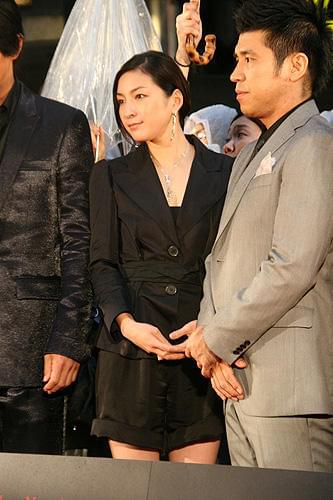 新宿の街にレッドカーペット！江口洋介、広末涼子ら登場「GOEMON」試写会