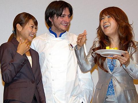 ワサビ入りケーキに思わず素の雄たけび