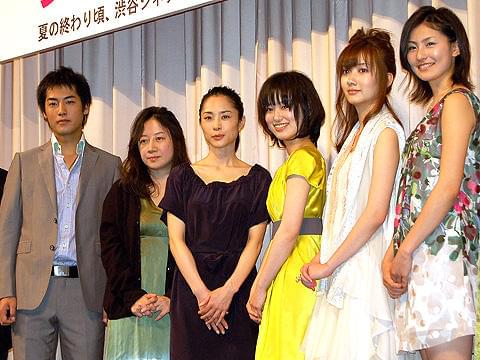 深津絵里、子供の頃の夢は「大人になりたい」。「女の子ものがたり」試写会