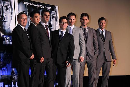 「スター・トレック」USSエンタープライズが歌舞伎町に“着陸”！