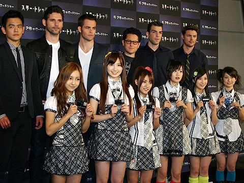 AKBの登場にJ・J・エイブラムスがデレデレ！「スター・トレック」来日会見