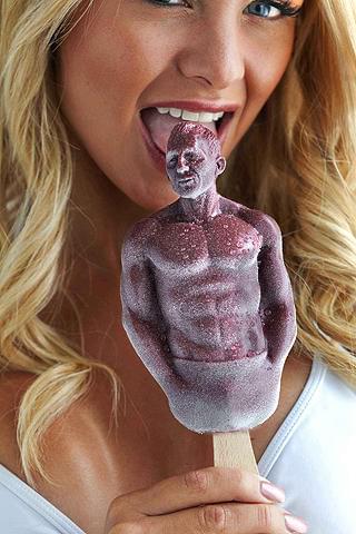 「007」ダニエル・クレイグの水着姿がアイスキャンディーに！