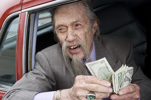 キャラダインの死に深まるナゾ