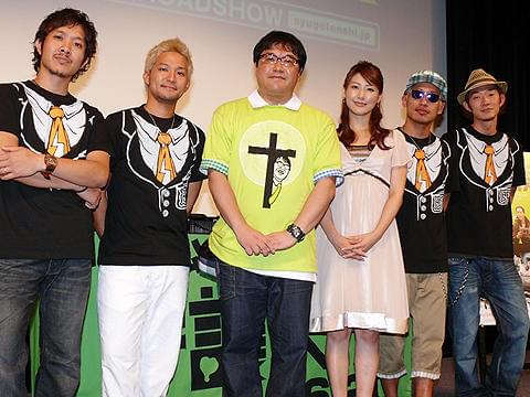 カンニング竹山がエイジアエンジニアと主題歌を熱唱！「守護天使」試写