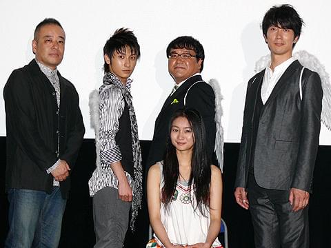 渋谷に天使3人が舞い降りた!?「守護天使」初日舞台挨拶