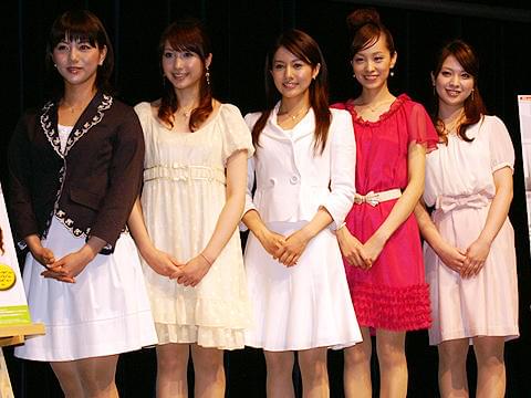 セントフォース所属の5人が局アナ役に体当たり！堤幸彦のKDDI配信ドラマ会見