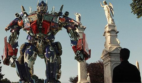 キューブはなくても、動画では続々とトランスフォーム!