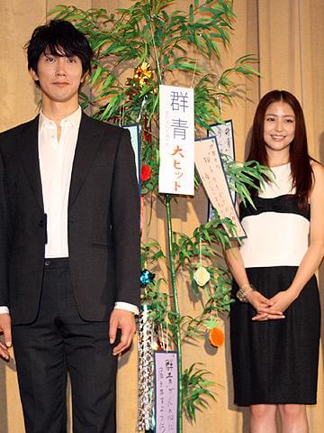 長澤まさみ、父役・佐々木蔵之介の熱い眼差しを絶賛。「群青」初日