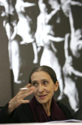 ドイツ人バレエ振付師ピナ・バウシュさんが、ガンのため68歳で死去