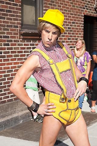 全米で大ヒットスタートした「ブルーノ」、日本公開が決定！