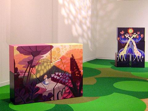 色彩感豊かな色の配色を見てほしい