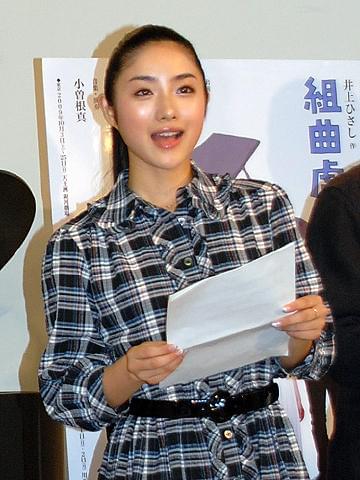 石原さとみ、井上ひさし作の舞台「組曲虐殺」公開稽古で歌披露