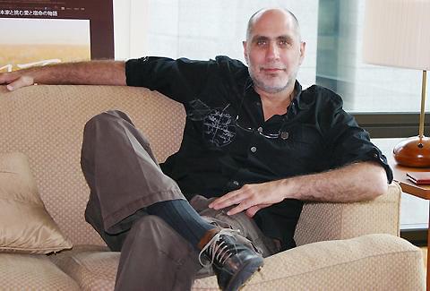 「バベル」「21グラム」の脚本家が、待望の初監督「あの日、欲望の大地で」