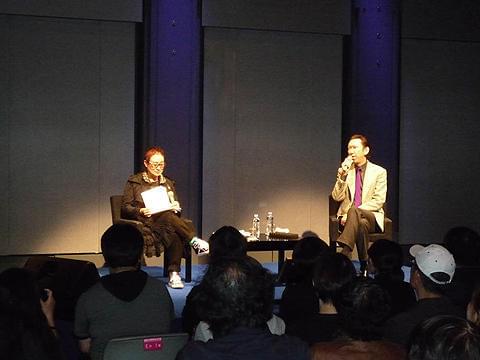 スーツ姿を着こなすサラリーマンはロックだ!