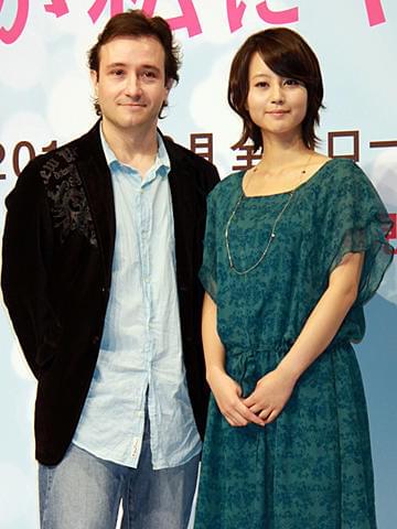 堀北真希、「T4」アントン・イェルチンは「私のことが大好き」 主演作で共演