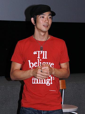 ジェイク・シマブクロ、2度目の映画音楽「サイドウェイズ」で生演奏