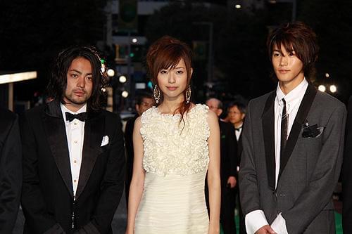 鳩山由紀夫首相、幸夫人同伴で威風堂々 第22回東京国際映画祭開幕