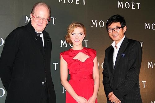 世界で最もセクシーな女優S・ヨハンソン7年ぶり来日に日本人セレブも嬌声