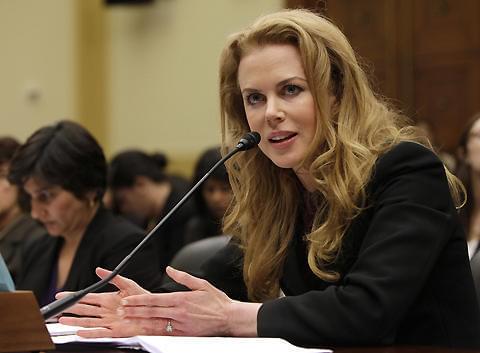 UNIFEM親善大使のニコール・キッドマン、映画のレイプ描写非難に「私にも責任がある」