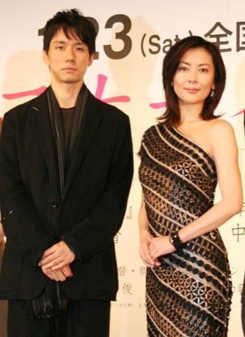 中山美穂12年ぶり会見に「久しぶり」 「サヨナライツカ」完成会見