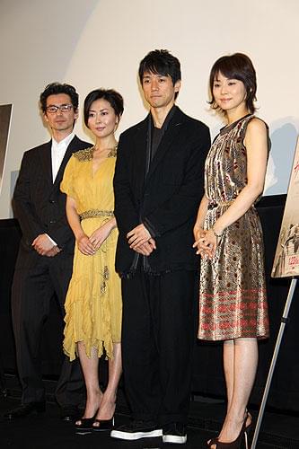 中山美穂、12年ぶり舞台挨拶に「やっとという思い」