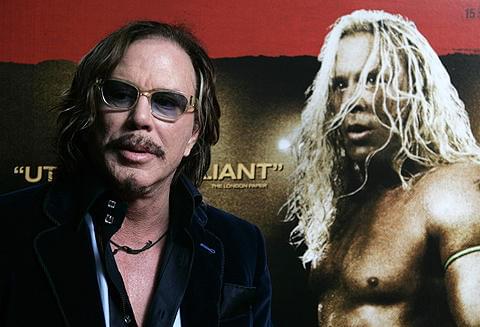 「レスラー」ミッキー・ロークが米プロレス界への本格参戦を熱望