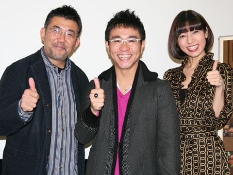 八嶋智人、マイク拒否し地声で熱烈舞台挨拶