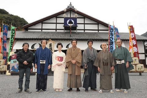 役所広司・佐藤浩市ら「最後の忠臣蔵」一行が香川・金丸座で撮影