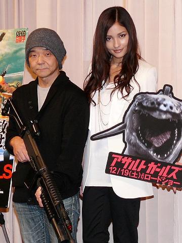 押井守監督、8年ぶり実写長編は「何もないユルユルな作品」