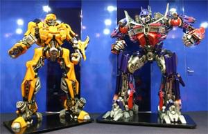 秋葉原にオートボット出動!