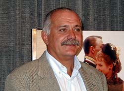 黒澤監督の墓参りも兼ねて。ロシアの巨匠が来日！