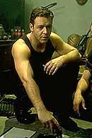 ラッセル・クロウ、「プルーフ・オブ・ライフ」監督に激怒