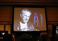 トム・クルーズも乱入！ スピルバーグ衛星記者会見