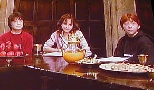 素顔はとってもシャイな3人