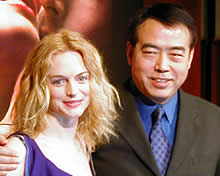 「やさしく殺して！」ヘザー・グラハムが来日