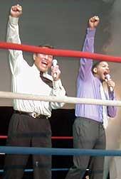 「アリ」のウィル・スミス武道館に。迎えた猪木が「ダー！」