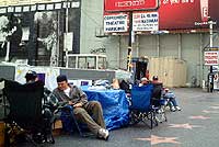 公開まで1カ月。「エピソード2」への行列がスタート！