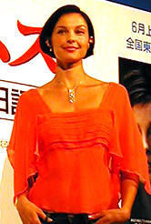 アシュレイ・ジャッド来日。「モーガンとは友達以上の関係よ」