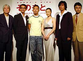 (左より)市川準監督、中井貴一、木梨憲武、 鈴木京香、江口洋介、三谷幸喜