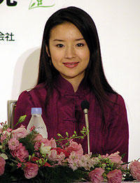 中国全土の美少女から選ばれた、「至福のとき」のヒロインが来日