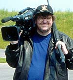 ジョン・キューザックがマイケル・ムーアを攻撃