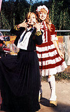 ロリータ少女とヤンキー娘の友情を描く。「下妻物語」製作発表