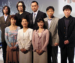 （後列左より）行定勲監督、豊川悦司 渡辺謙、香川照之、平田満 （前列左より）石田ゆり子、吉永小百合、石原さとみ