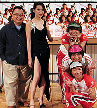 (左より)ヨンユット・トンコントーン監督、 ゴッゴーン・ベンジャーティグーンら