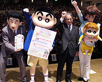 野原一家と春日部市市長