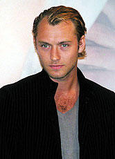 見よ、この端正なマスクを